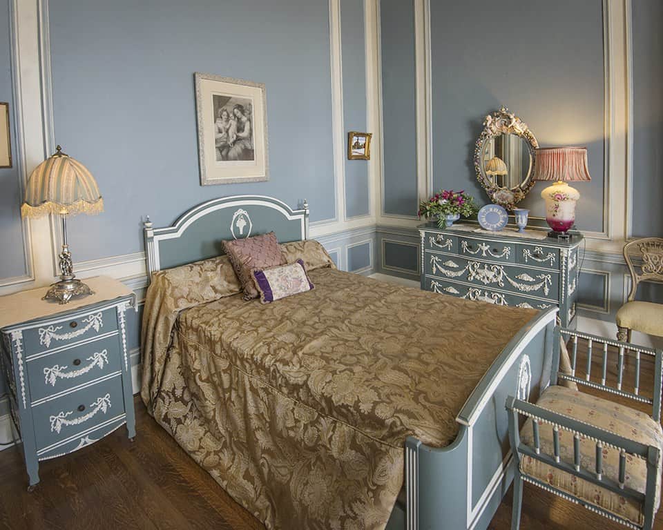 Bedroom in Casa Loma