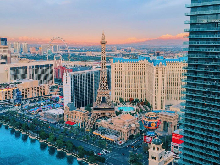 Bellagio Fountains and Paris Hotel Las Vegas