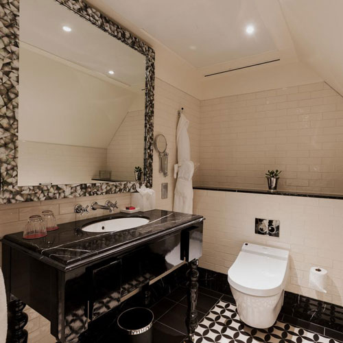 The Lalit London bathroom
