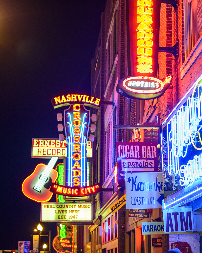 Neon Lights in Nashville for post on Things to do in Nashville Tennessee