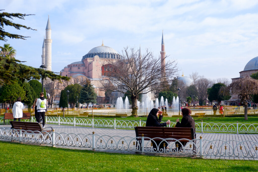 traveling alone in istanbul